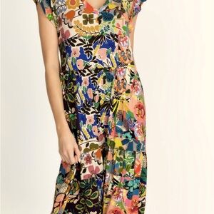 Johnny Was CHELSEA Tiered Tea Length Cap Sleeve pull over dress. Size M.Like New